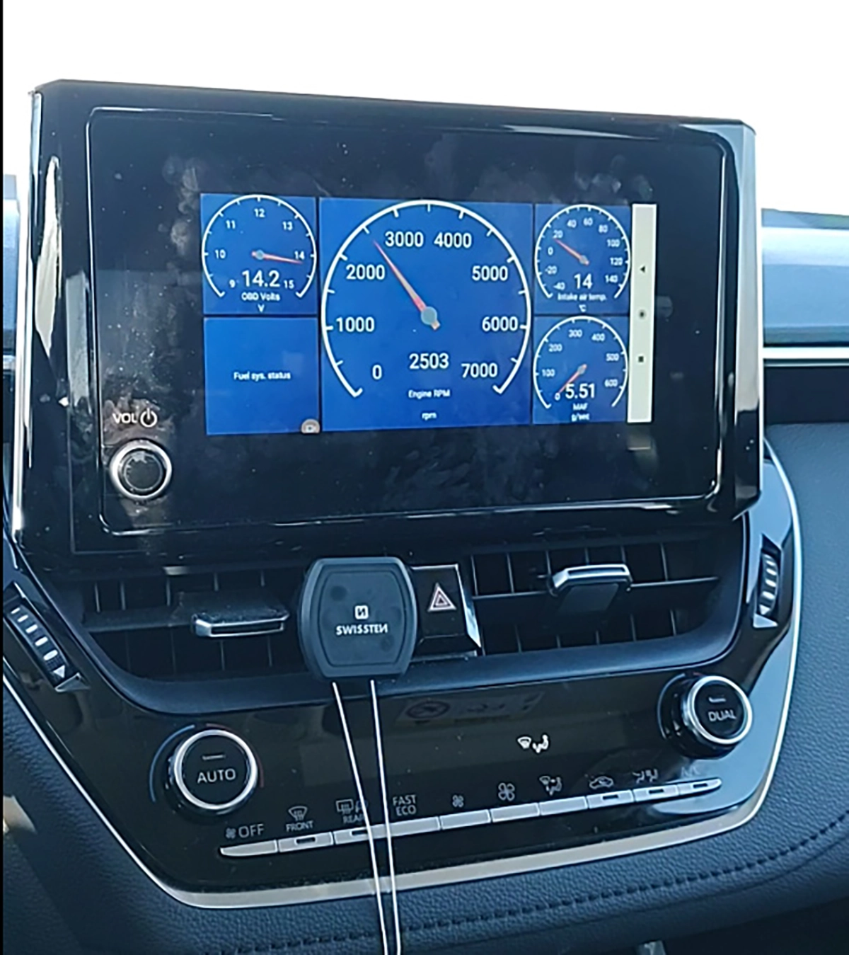 Live data gauges with car scanner app