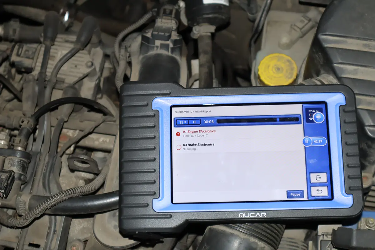 Mucar VO7 engine diagnostics