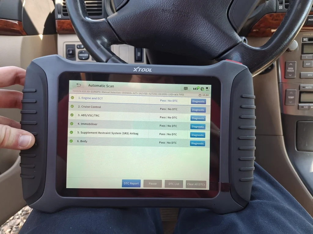 xtool ip900bt in hand