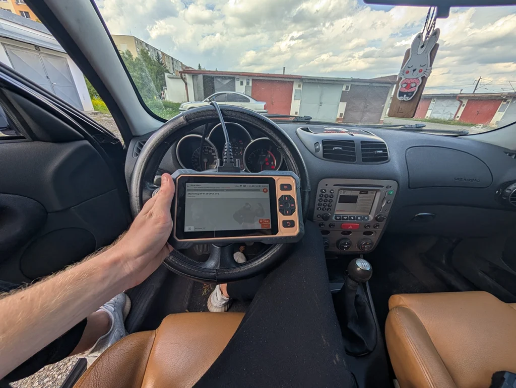 Best OBD2 Scanners That Can Read ABS & Airbag Codes (Budget Picks) 11 thinkscan 662 in alfa 4