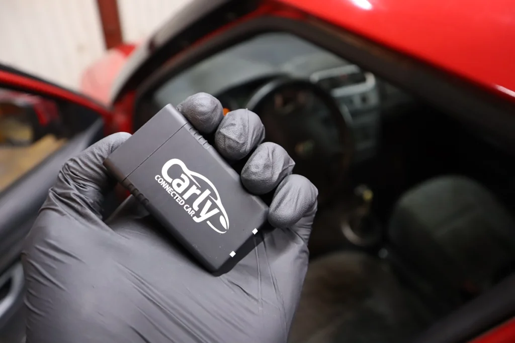 Carly OBD Review – Subscription Trap & Useless Scanner | 2025/2026 Update 8 carly in hand