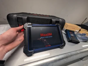 autel maxi im608 in hand