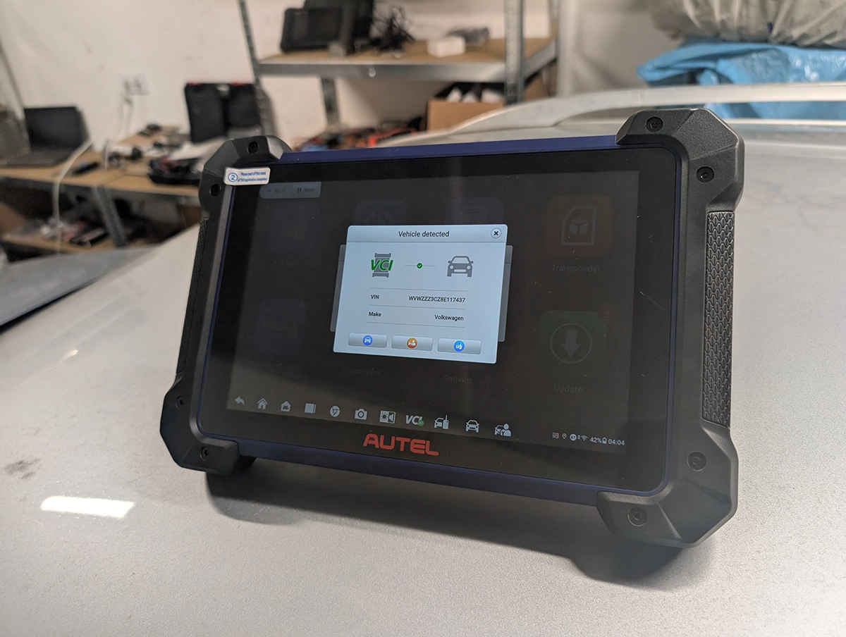 Autel IM608 PRO 2 Review: The Tool I Reach For When Everything Else Fails 21 Connecting to car